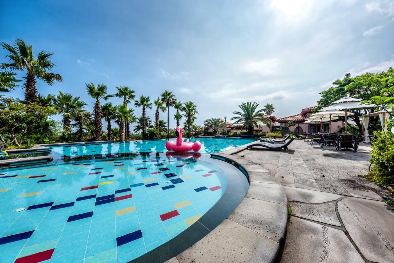 Palm Valley Resort Seogwipo Esterno foto